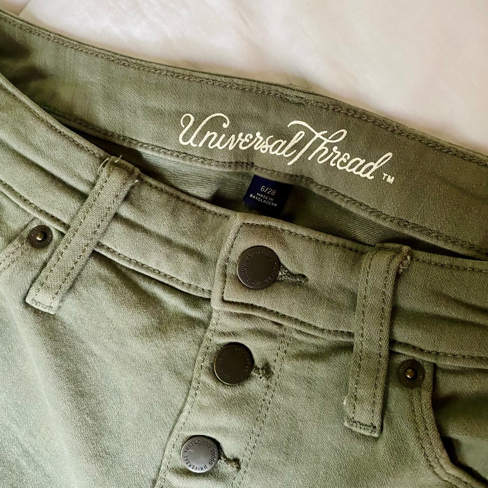 Universal Thread Green Button Up Shorts Size 6/28 - image 2